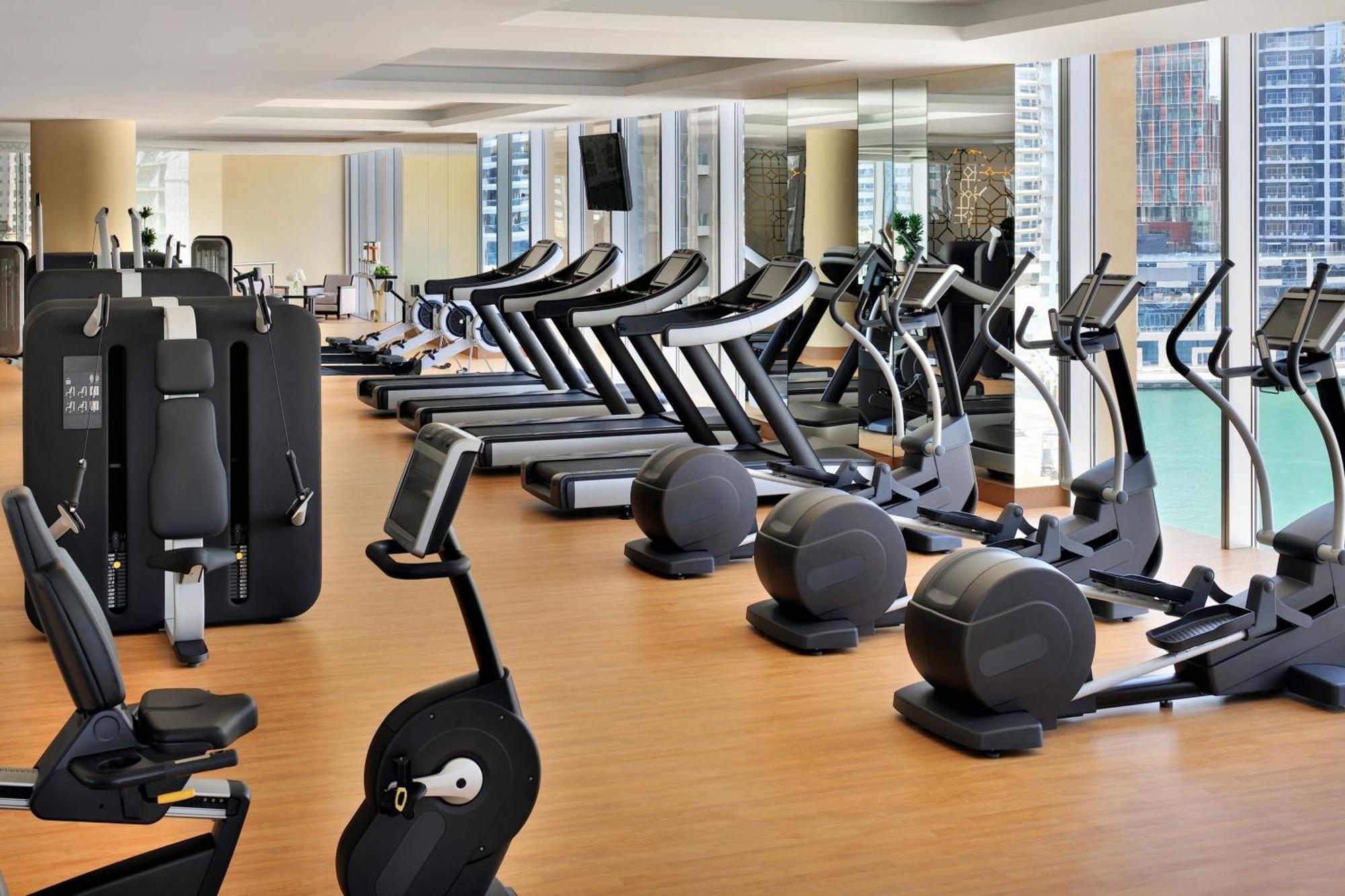 แอดเดรส ดูไบ มารีนา Hotel ภายนอก รูปภาพ A gym at a hotel