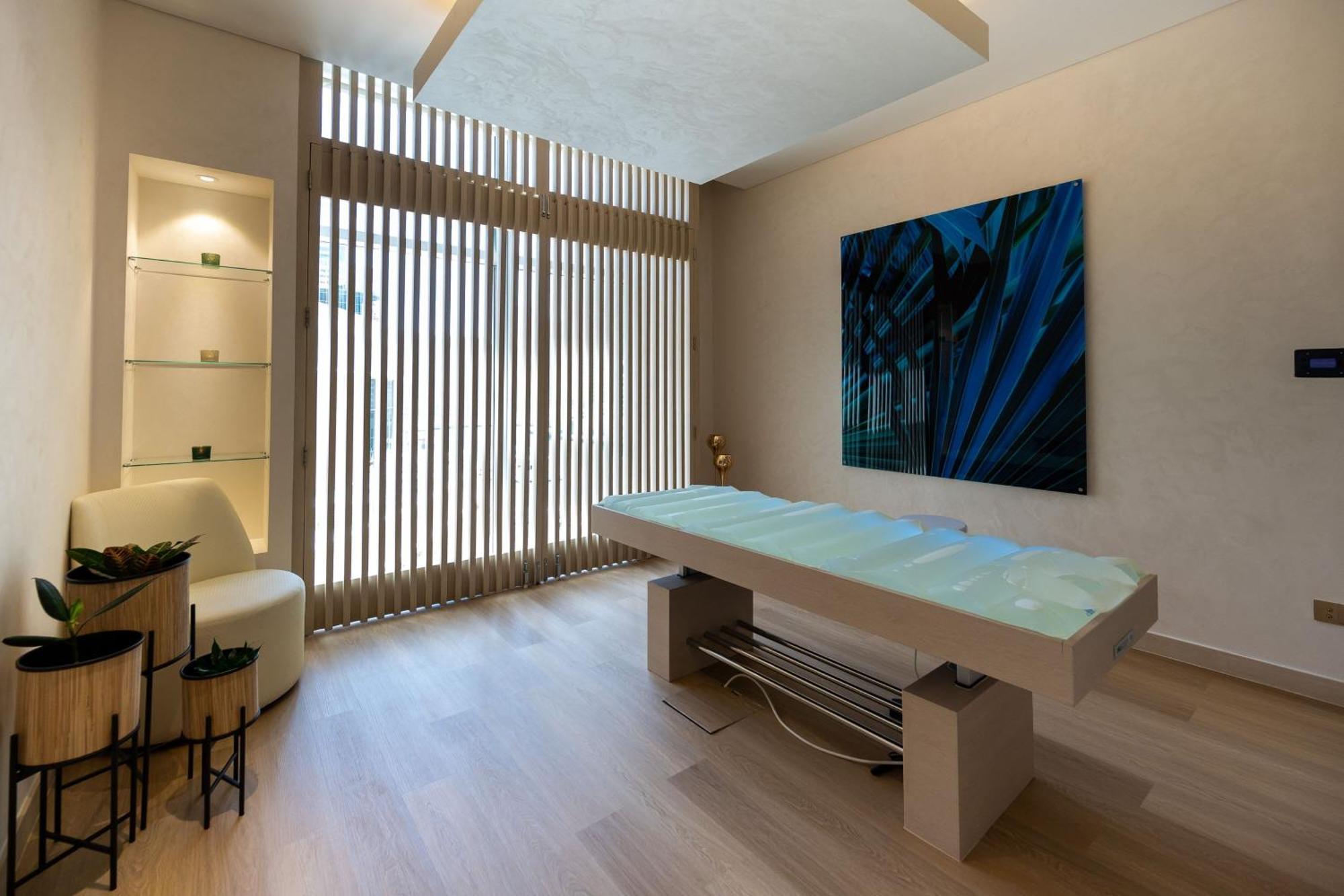 แอดเดรส ดูไบ มารีนา Hotel ภายนอก รูปภาพ A treatment room at the spa